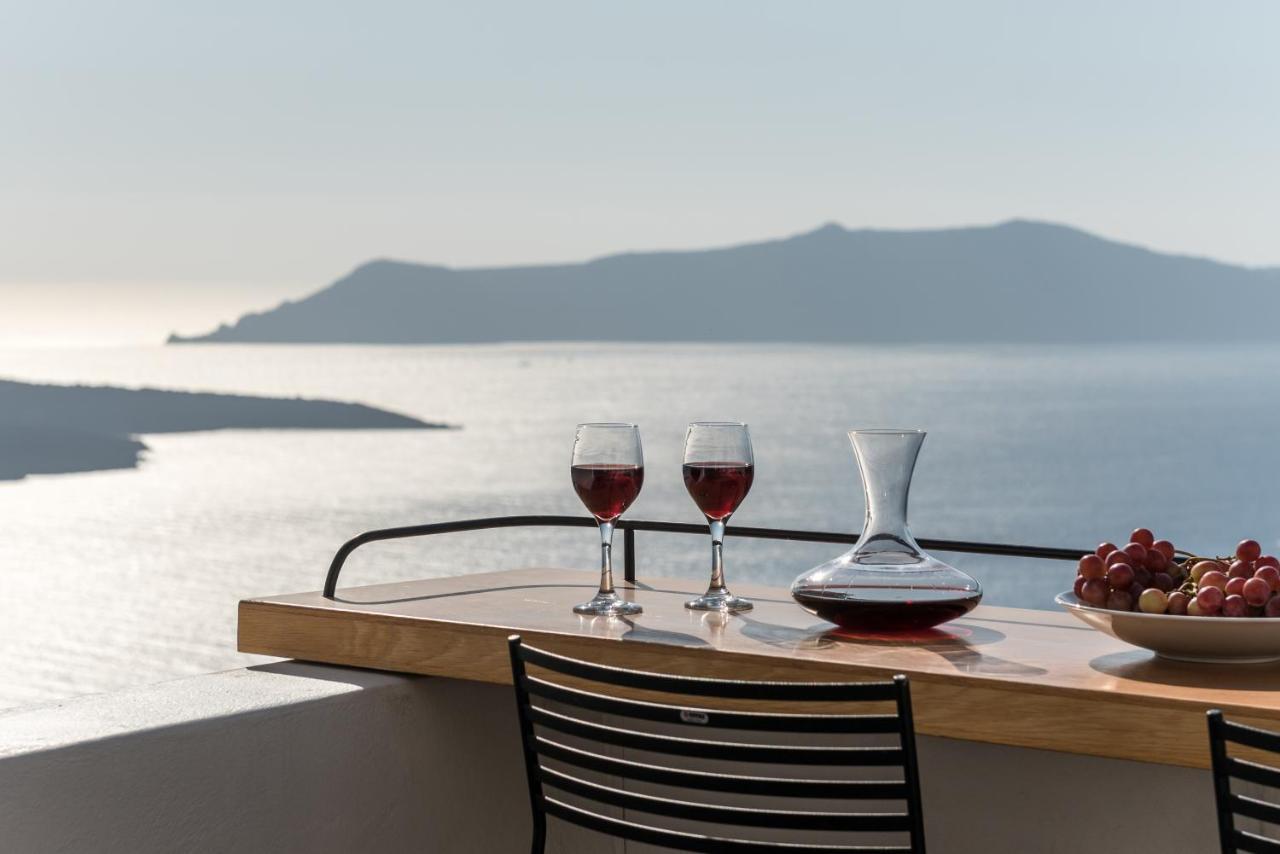 Porto Fira Suites Екстер'єр фото