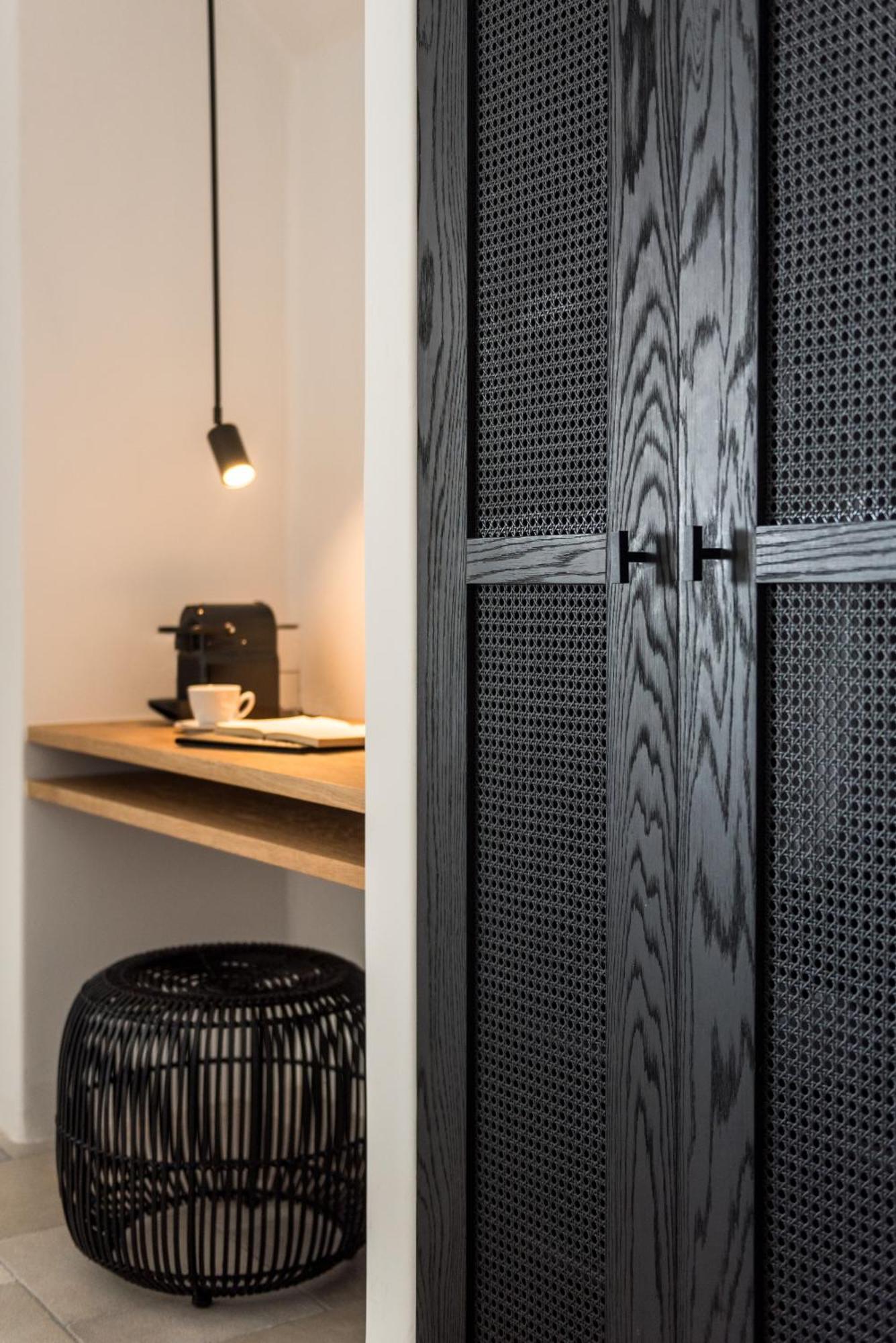 Porto Fira Suites Екстер'єр фото