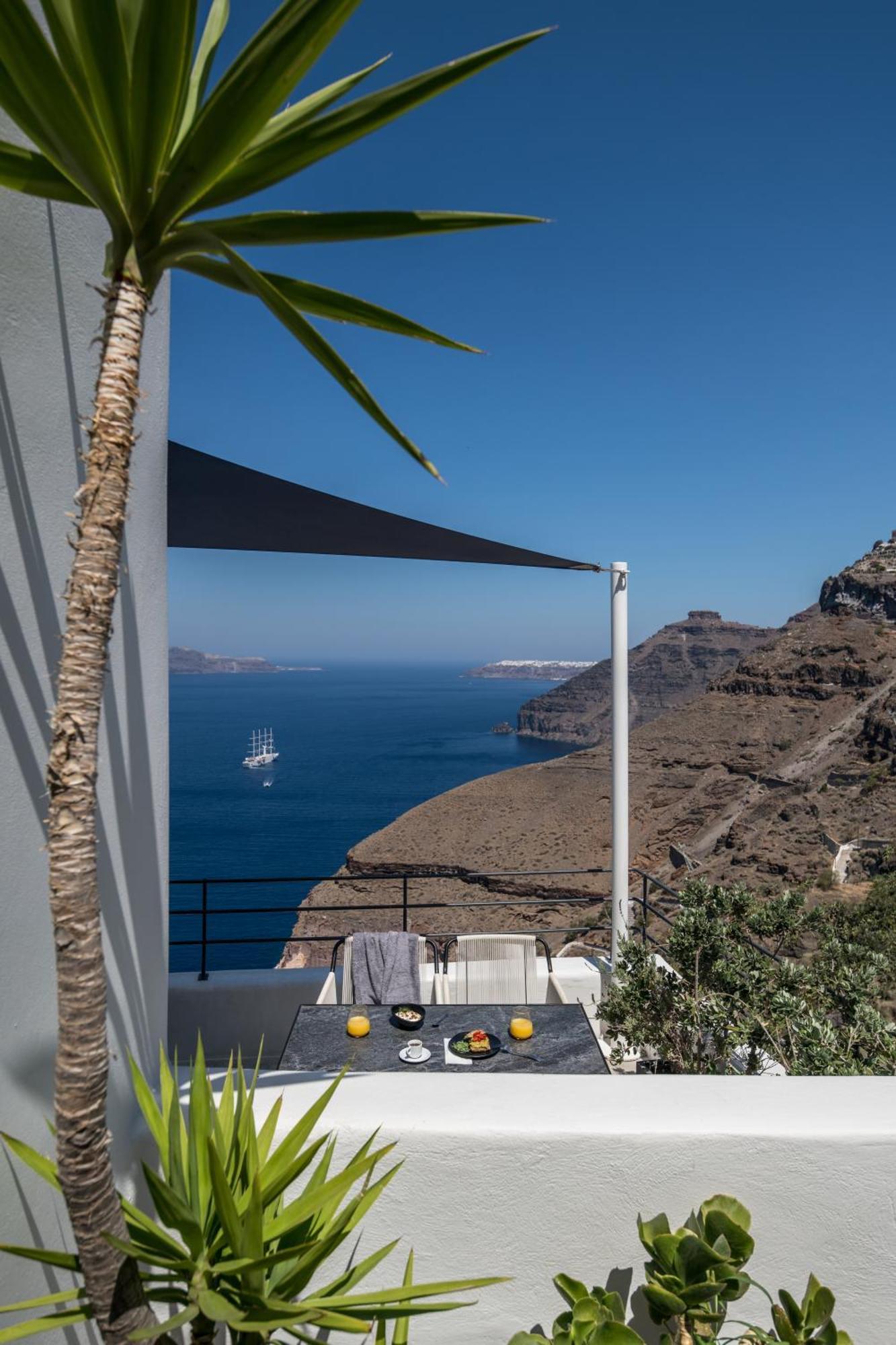 Porto Fira Suites Екстер'єр фото