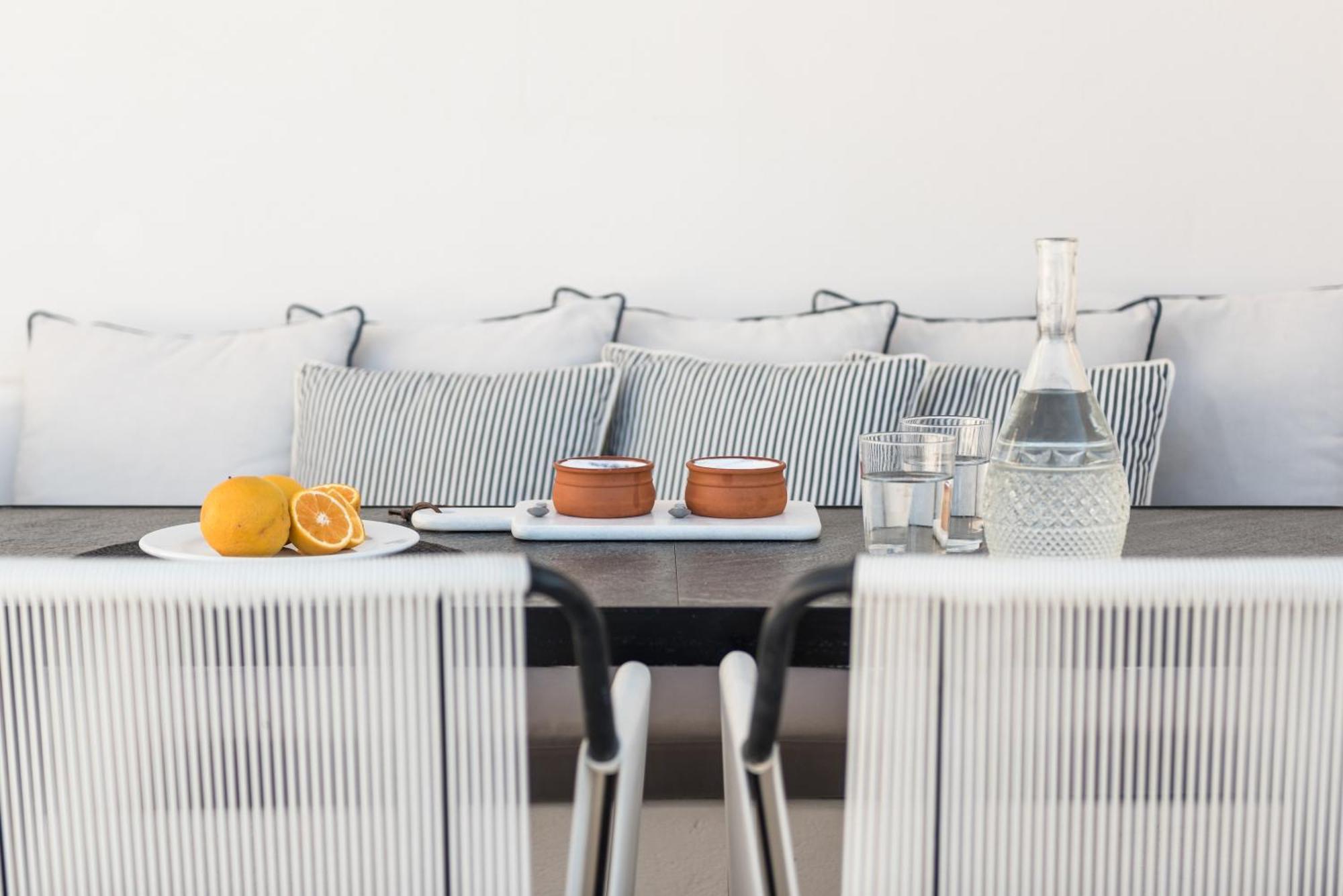 Porto Fira Suites Екстер'єр фото
