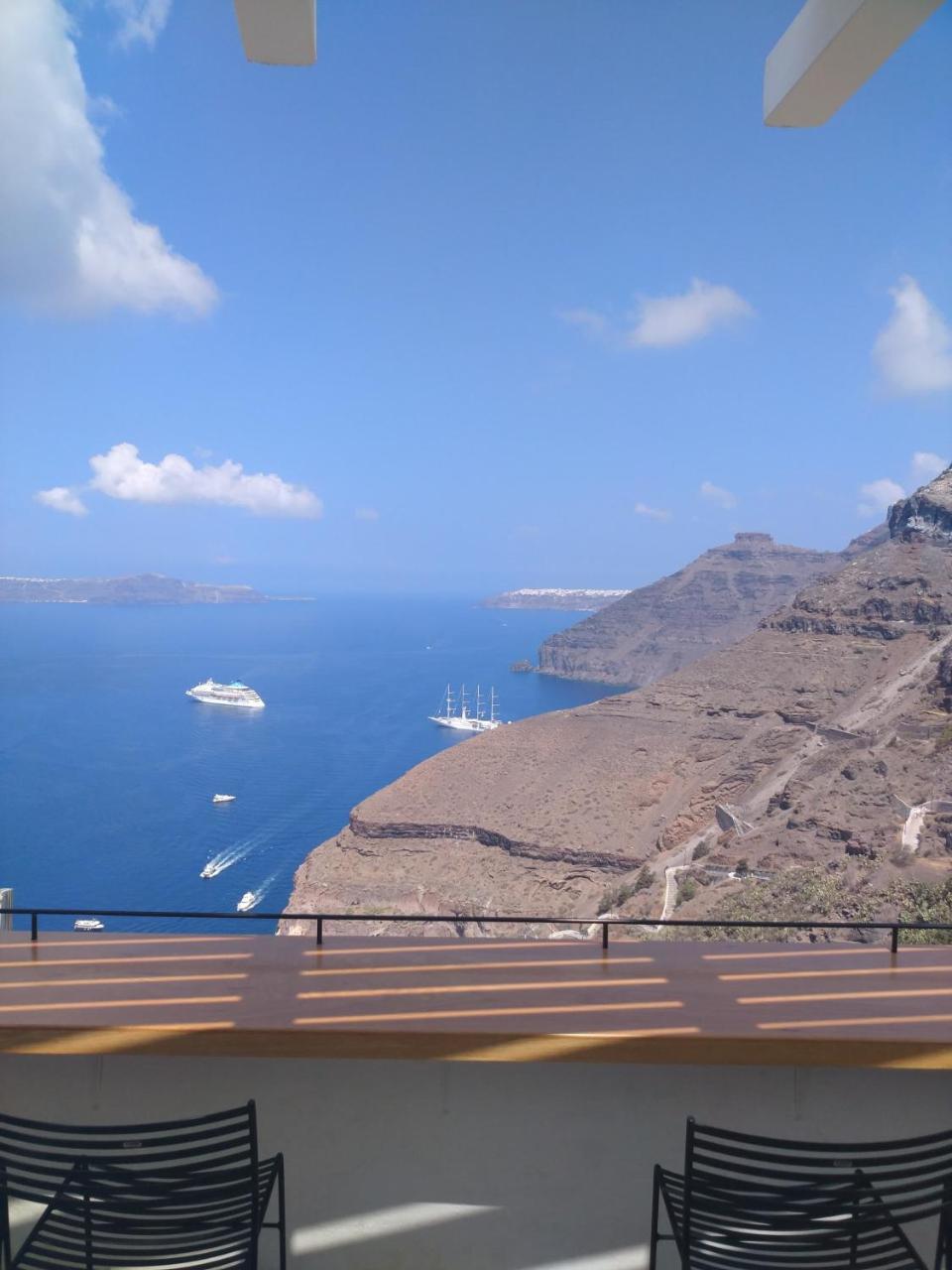 Porto Fira Suites Екстер'єр фото
